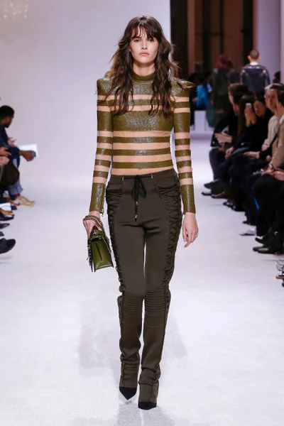 Look 30